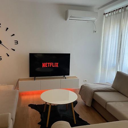 Proper Apartment 1 Tiranë Ngoại thất bức ảnh