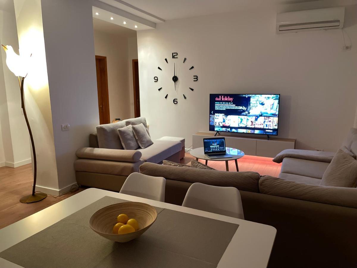 Proper Apartment 1 Tiranë Ngoại thất bức ảnh