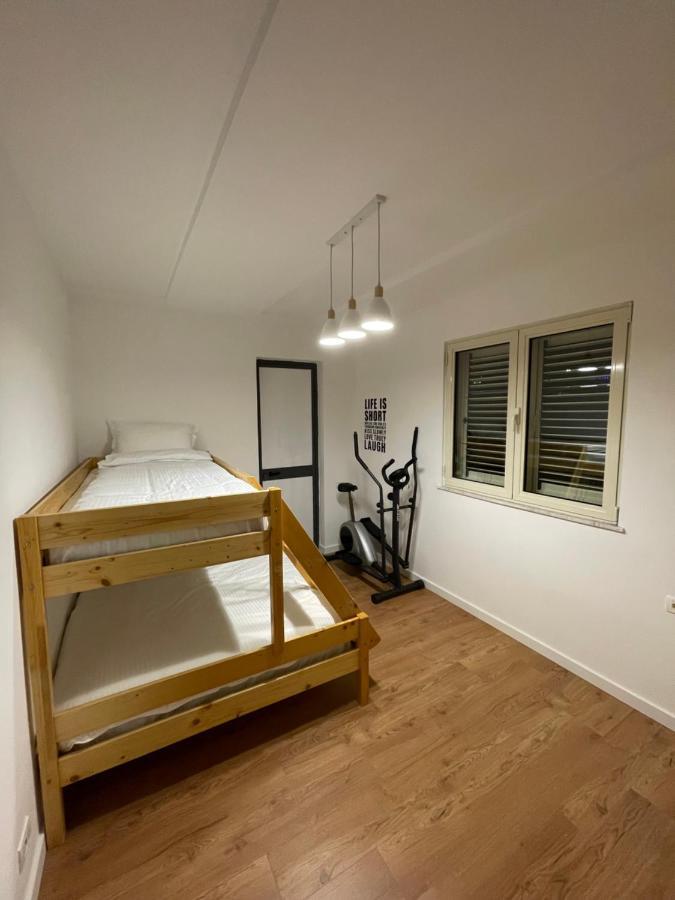 Proper Apartment 1 Tiranë Ngoại thất bức ảnh