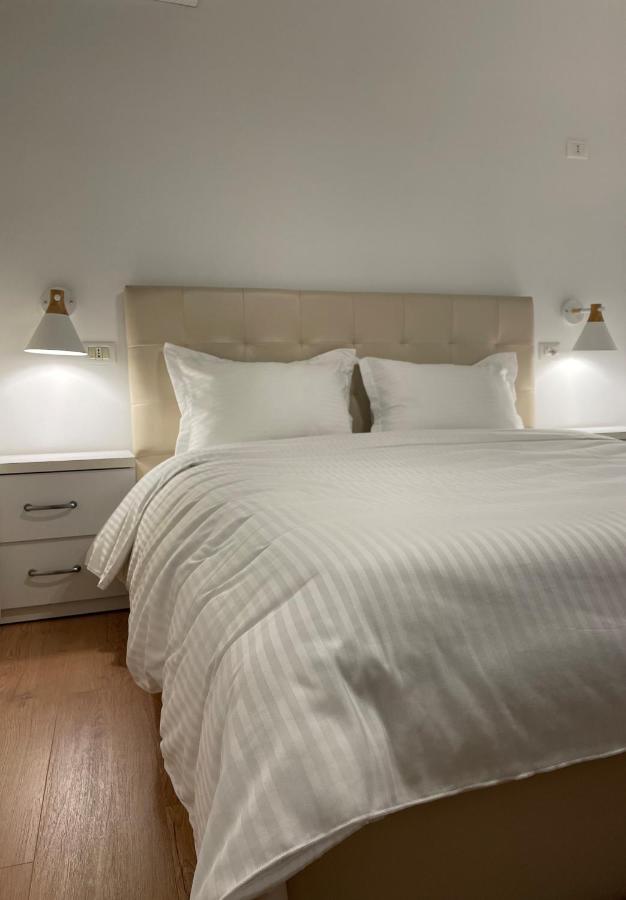 Proper Apartment 1 Tiranë Ngoại thất bức ảnh