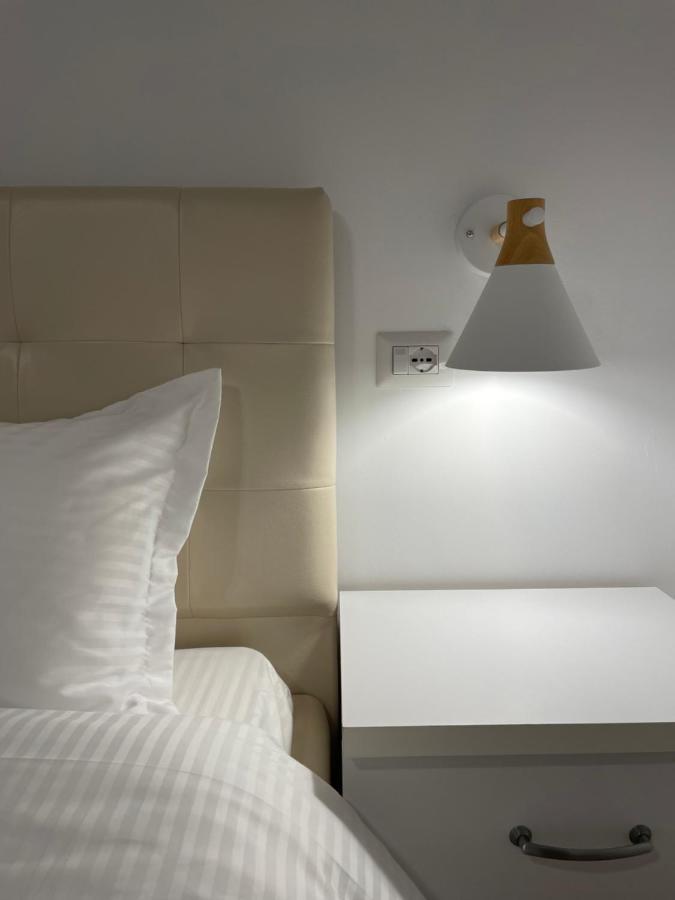 Proper Apartment 1 Tiranë Ngoại thất bức ảnh