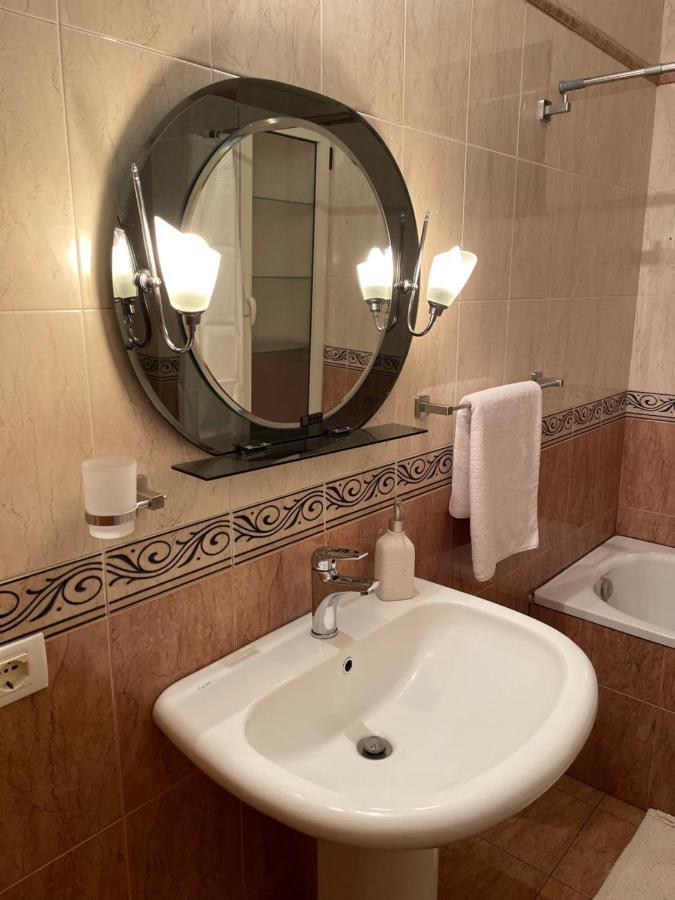 Proper Apartment 1 Tiranë Ngoại thất bức ảnh
